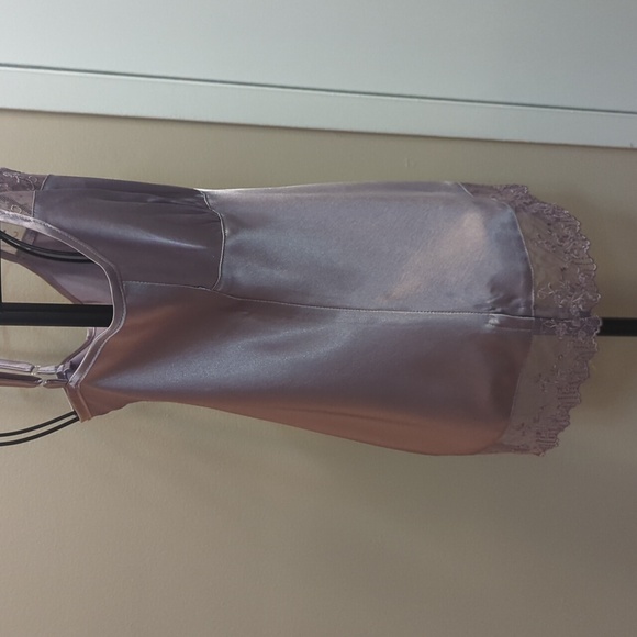 Gorgeous lavender camisole - Picture 4 of 9